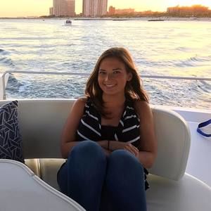 Meet your Posher, Danielle